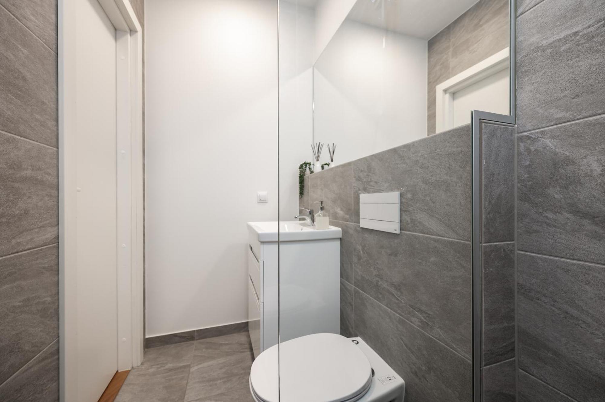 Hilltop Apartments - Studio Rooms In City Centre Tallinn Exteriör bild